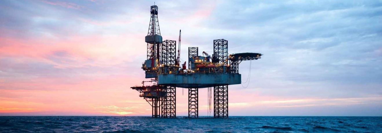 deepwater horizon drilling platform drill floor night shifts oil industry