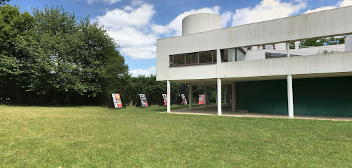 renzo piano art deco twin skyscrapers mies van der rohe tourist attractions oscar niemeyer stained glass concrete dome all rights reserved performance halls brick house art nouveau email address world's fair